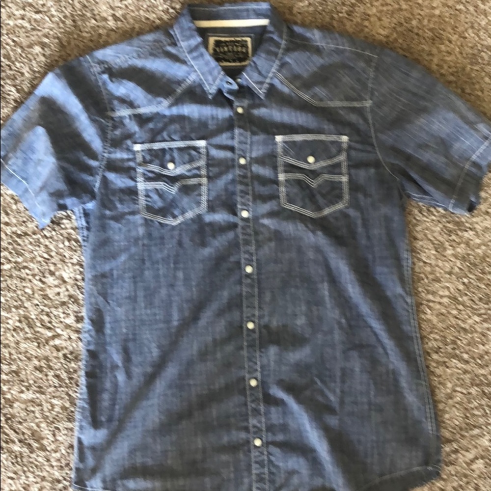 Men's lightweight button down